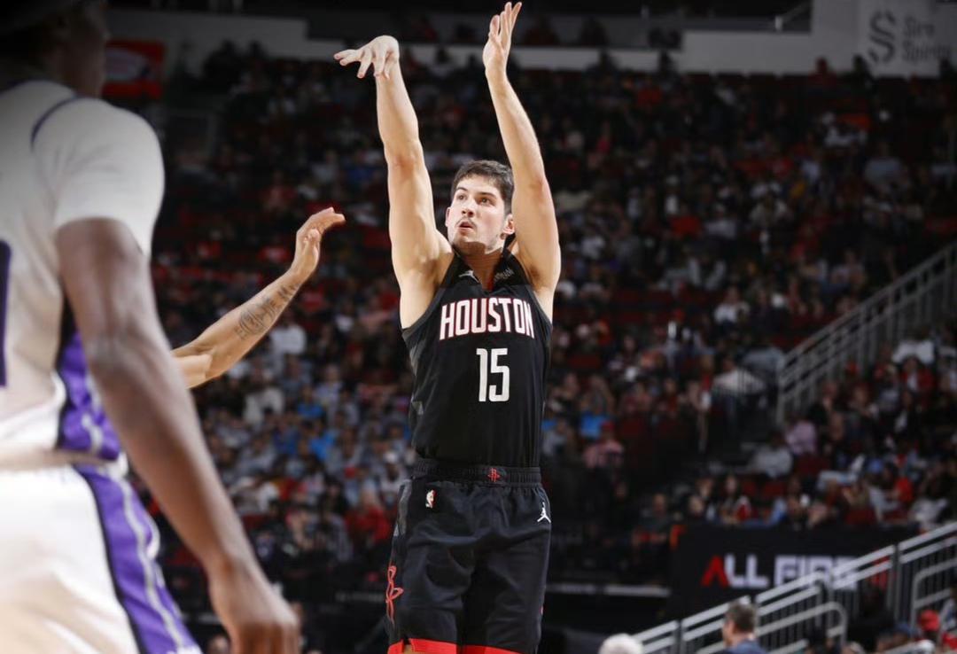 爱游戏娱乐-首发6胜1负！成赢球风向标，谢泼德影响力真大，命中率180俱乐部